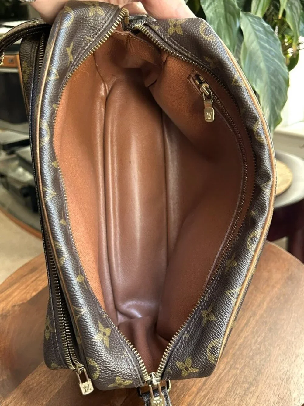 LOUIS VUITTON Monogram Nil 28 Shoulder Bag